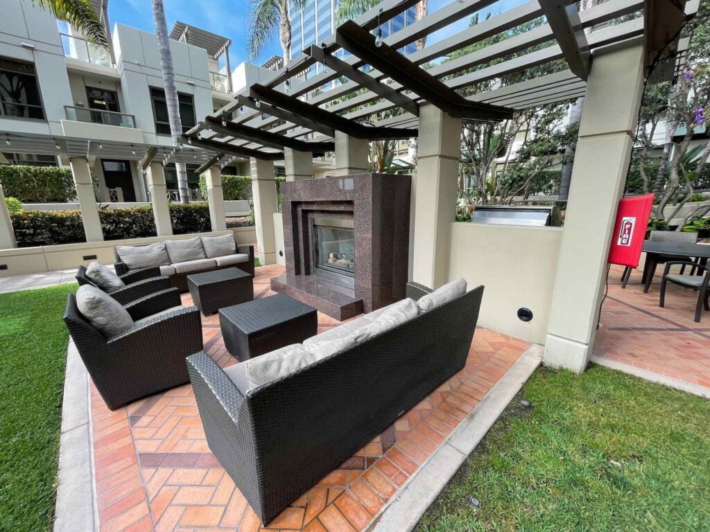 Outdoor Lounge Outdoor lounge located on fifth floor