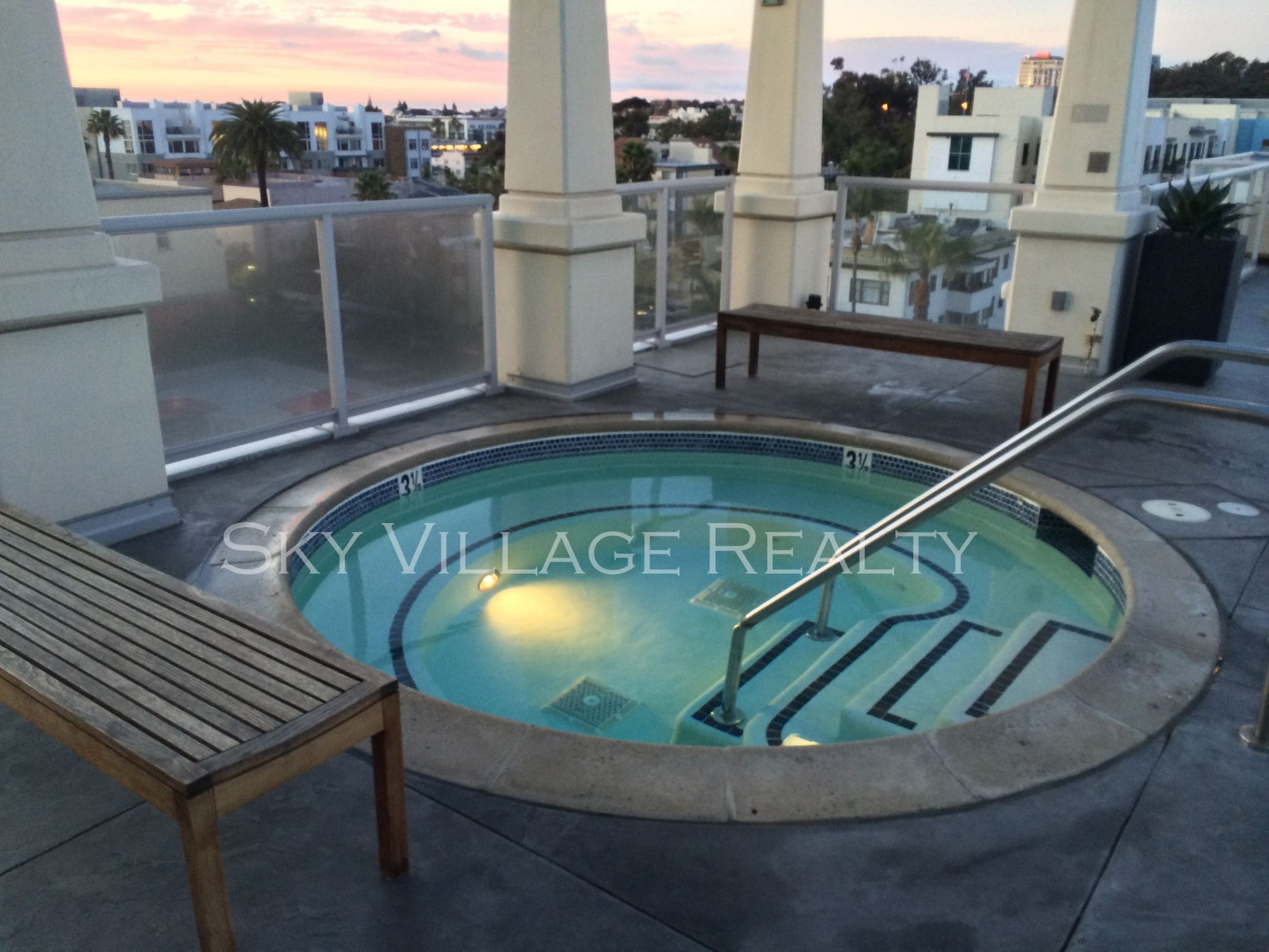 Jacuzzi at Discovery's Pool Deck