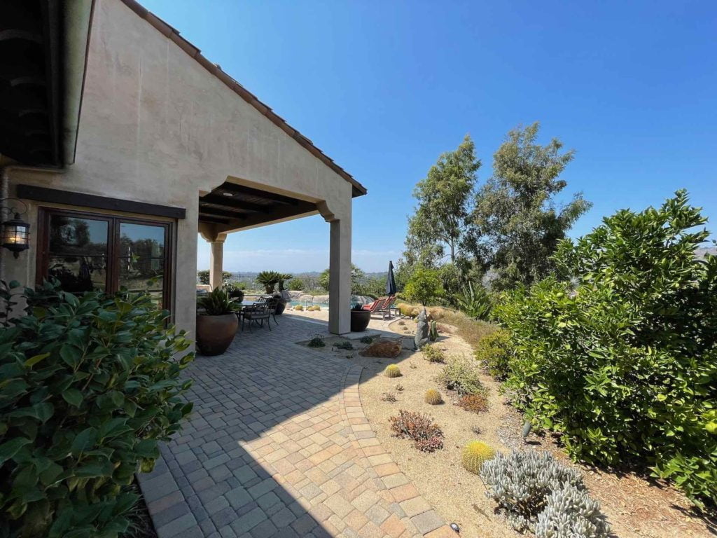 16581-road-to-rio-rancho-santa-fe-home-2