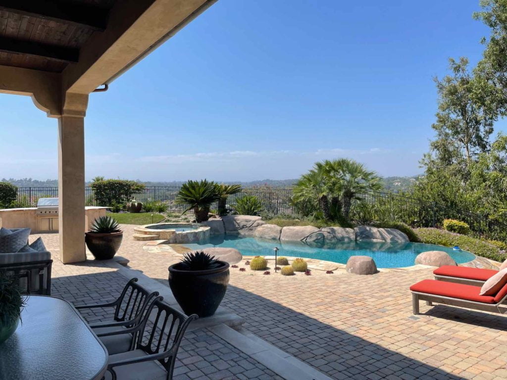 16581-road-to-rio-rancho-santa-fe-home-3