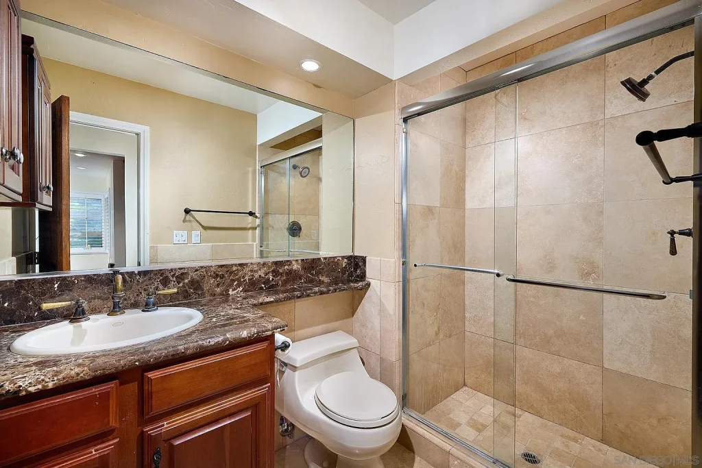 935 Genter Unit 406-12