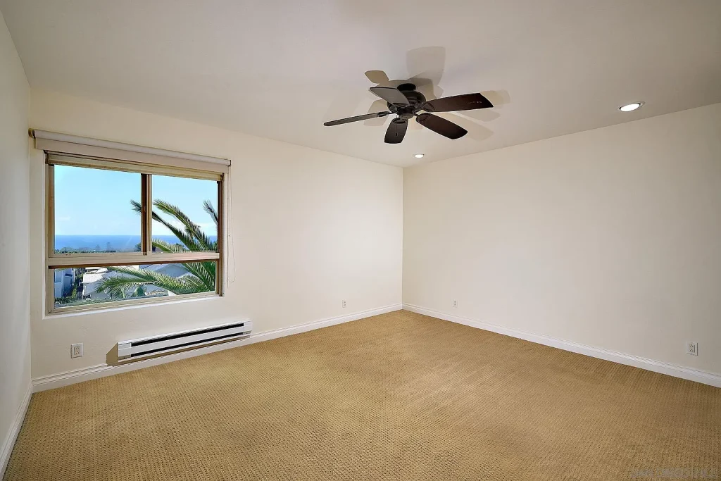 935 Genter Unit 406-21