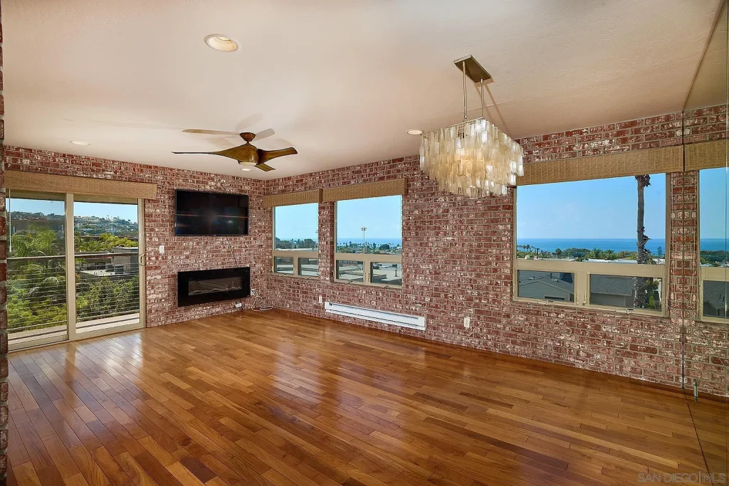 935 Genter Unit 406-7