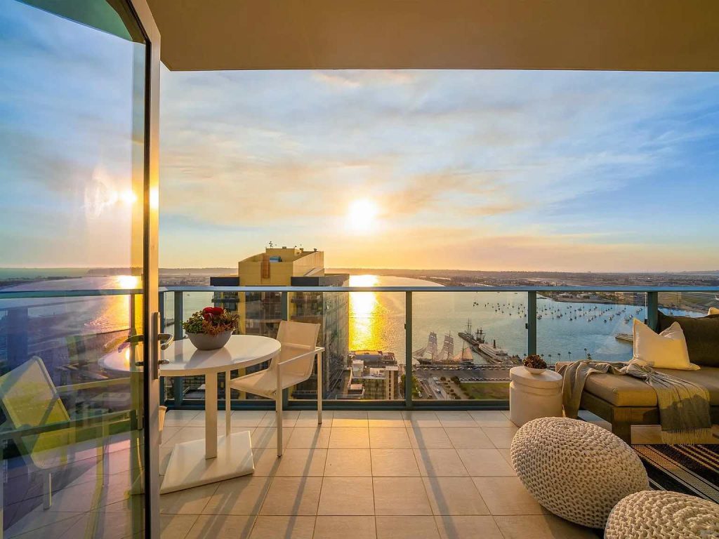 Savina penthouse 3604 in San Diego LIttle Italy
